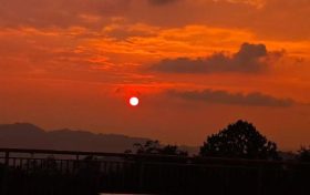 在草川子鬧元宵！看石林、登九鼎、賞月……今天的朋友圈C位穩(wěn)了縮略圖