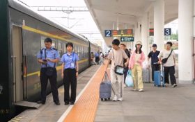 西鄉(xiāng)火車站新增列車 經(jīng)停旅客出行更加方便縮略圖